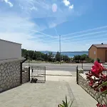 In Mit Meerblick By Interhome Апартаменты Цриквеница