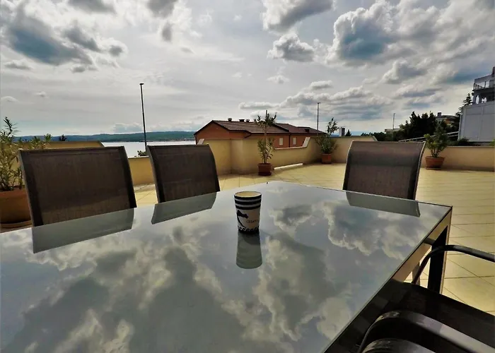 Apartment In Mit Meerblick By Interhome Crikvenica
